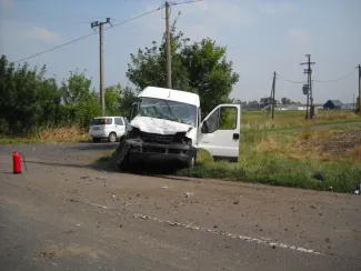 Két autó ütközött a  443 sz. úton