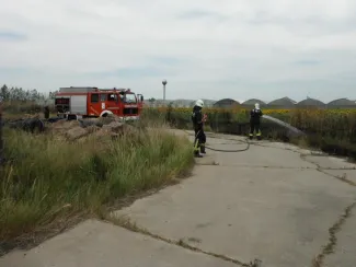 Nagylaposon száraz fű égett