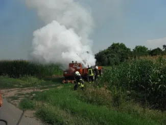 Munkagép égett ki Csárdaszállás határában.