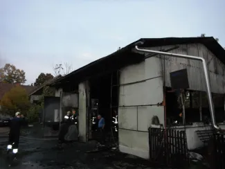 Autószerelő műhely égett.