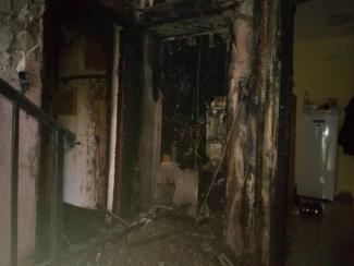 Villanyóra szekrény égett a lakótelepen