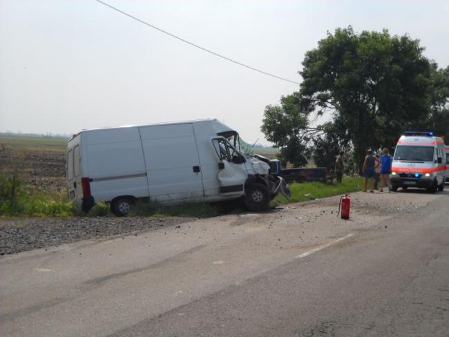 Két autó ütközött a  443 sz. úton