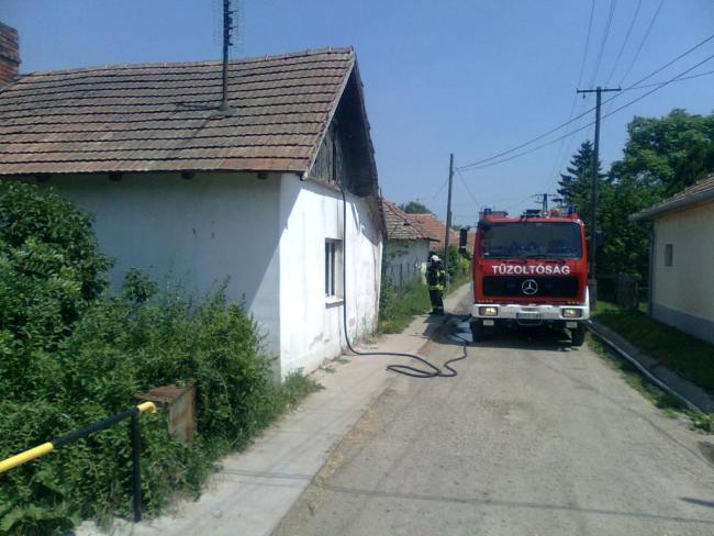 Álmosdomb utcai lakástűz